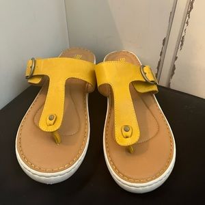 Born Jules Yellow (Lemon) size 10 M